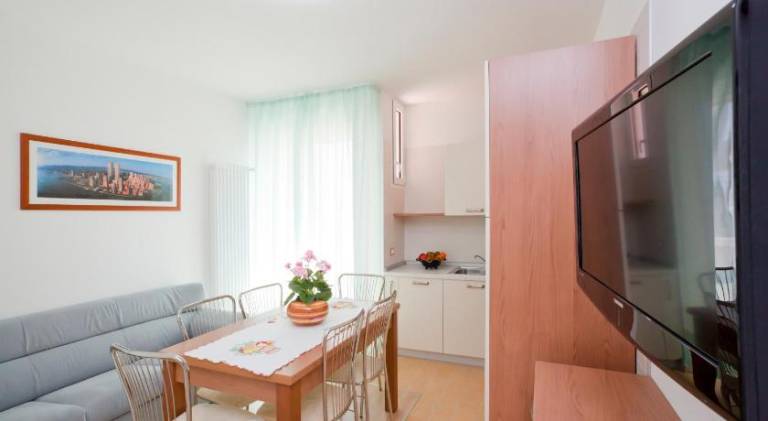 Holiday apartment with 2 rooms for 5 persons — photo 2