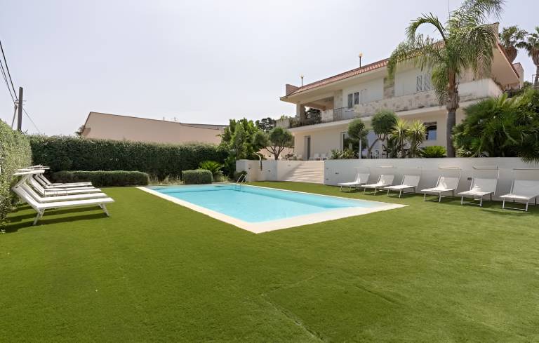 Villa Dwellings With Pool For Exclusive Use — photo 5