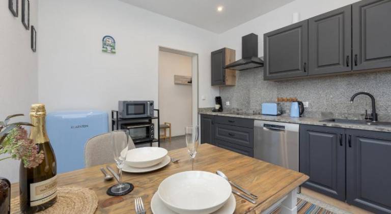 Apartment ''Senko'' with 2 Bedrooms and Parking by Noclegi Renters — photo 5