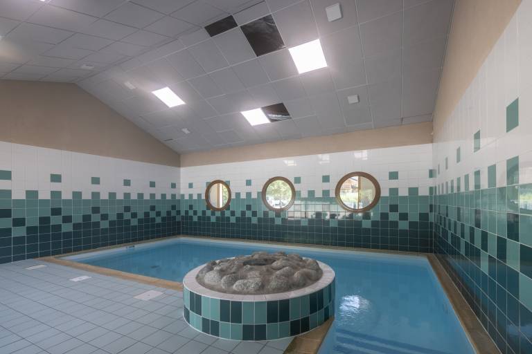 Fully equipped charming studio with private pool, yard & patio | Garden view | Pets are welcome — photo 4