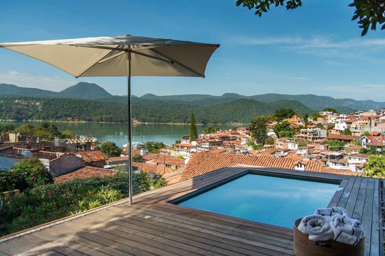 Casa San Sebastian With spectacular lake views