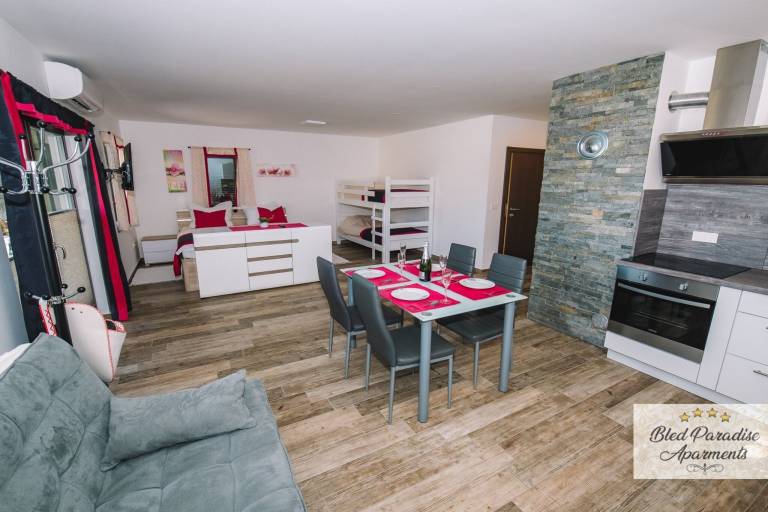 Holiday apartment with patio — photo 3