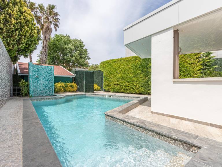 House with barbecue, yard & private pool — photo 4