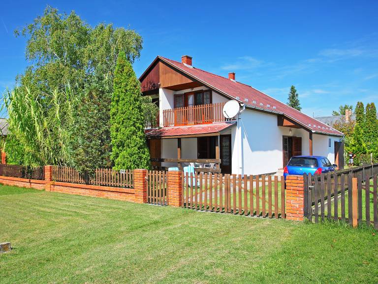 House Balatonmáriafürdő