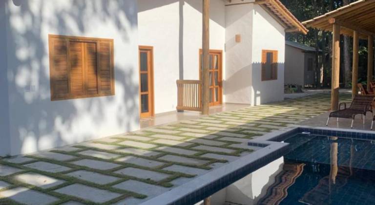 House with patio, private pool & garden in Porto Seguro