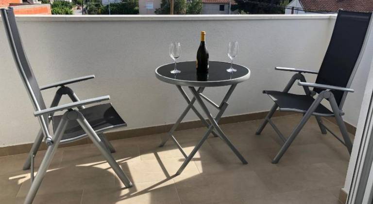 Holiday apartment with pool — photo 5