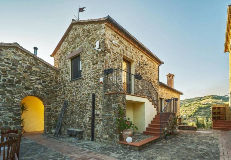 Farm with pool, yard & terrace | Pets are welcome — photo 4