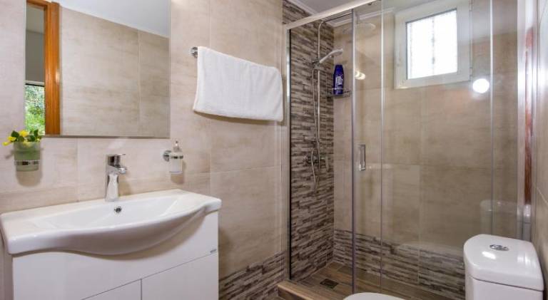 Wonderful house with patio & garden | Pet-friendly — photo 2