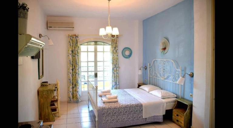 Serviced apartment with patio | Dogs allowed — photo 2
