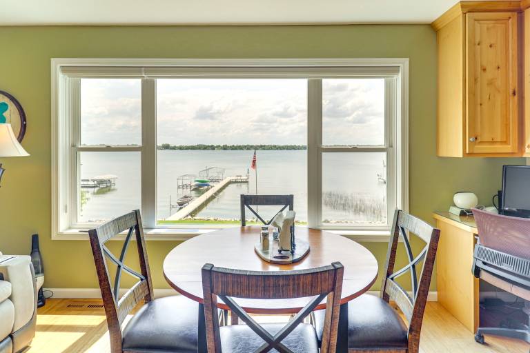 Villa on Lake Darling: Fire Pit, Deck & BBQ! — photo 5