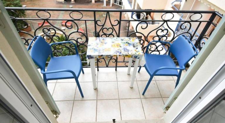 Fully equipped nice rental apartment with patio & garden | Next to the beach | Dogs allowed — photo 5