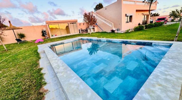 House with hot tub & pool in Tetouan
