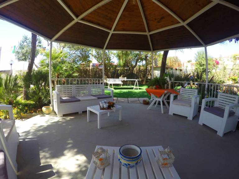 Cottage on the beach — photo 4