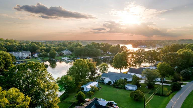 Vacation home with garden, fast internet & BBQ | Lake view — photo 3