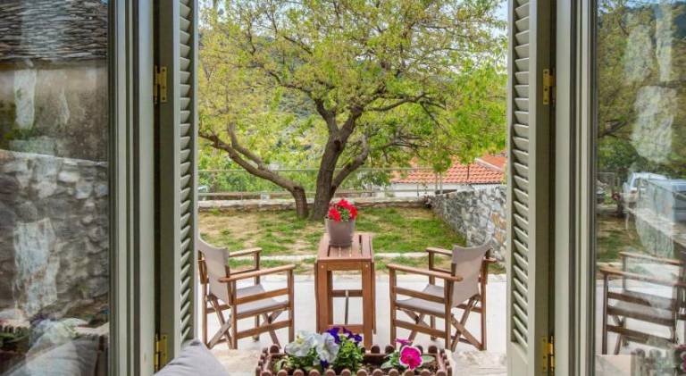 Vacation home with barbeque, terrace & garden | Pets are welcome — photo 2