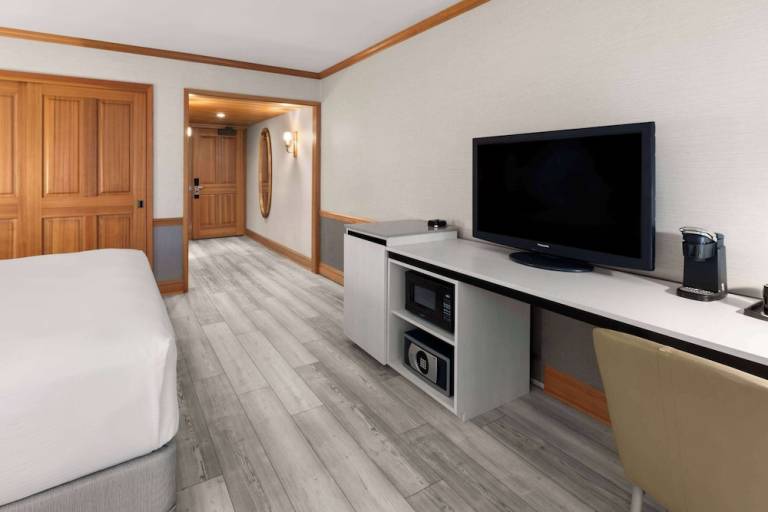 Resort  White Rock