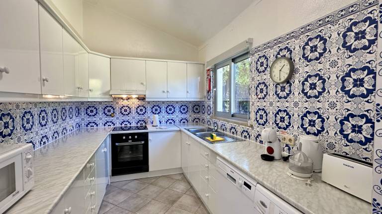 Fully equipped pleasant villa with patio, grill & private pool | Dogs allowed — photo 5