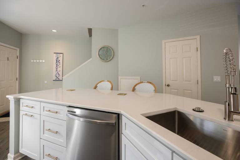 42 Ocean Breeze: Pet Friendly Villa, Newly Updated, Free Bikes, Pool, Tennis — photo 5