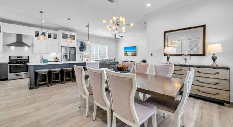 Vacation home with pool | Beach nearby | Pets are welcome — photo 4
