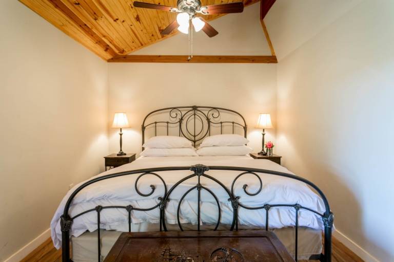 Cabin with 1 room for 4 persons — photo 3