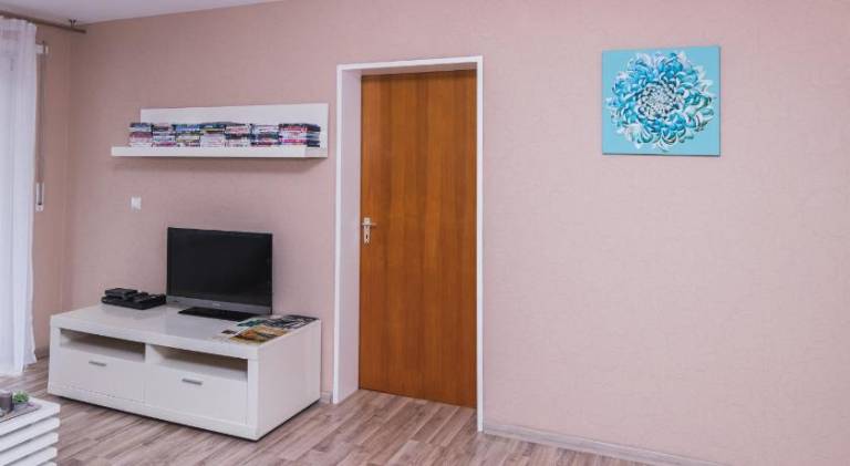 Apartment with 1 room for 5 persons — photo 2