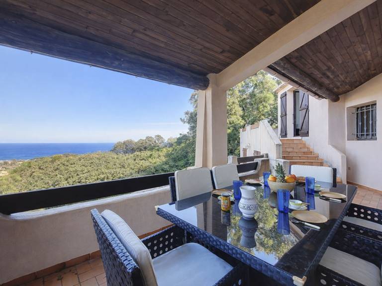 Wonderful vacation home with patio, barbecue & yard | Mountain view | Pets allowed — photo 4