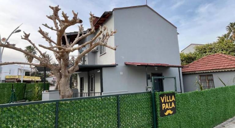 House with terrace & yard in Kemer