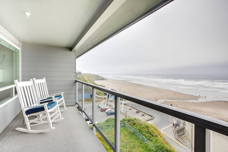 Condo Newport