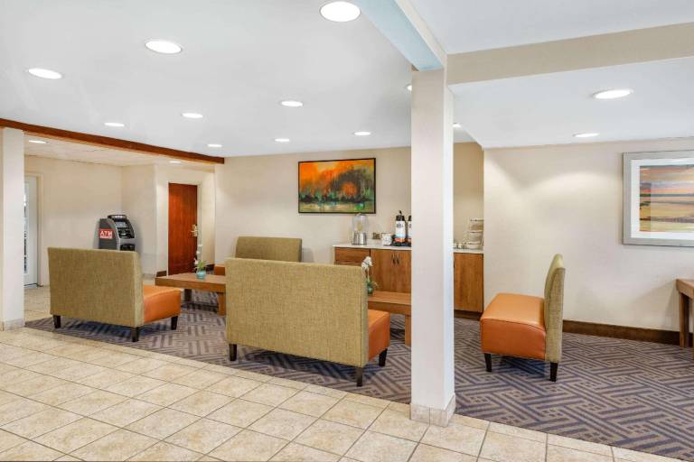 Baymont by Wyndham Farmington — photo 5