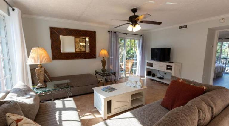 Alamanda Villas on Holmes Beach — photo 2