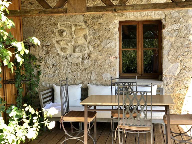 Lovely gite with BBQ, yard & patio | Pet-friendly — photo 4