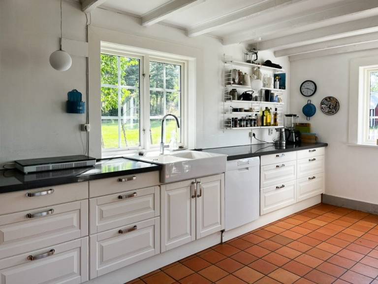 Children-friendly beautiful house with patio, yard & BBQ | Suitable for remote work | Pets are welcome — photo 3