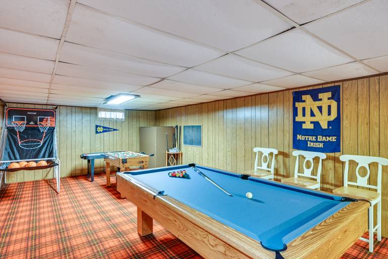 Group Getaway w/ Game Room, 3 Mi to Notre Dame in Indiana