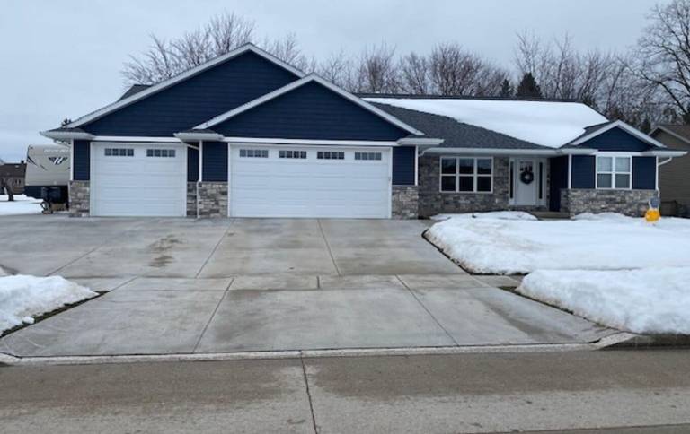 House  Manitowoc