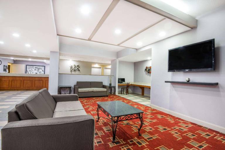 Super 8 By Wyndham Wichita South — photo 4