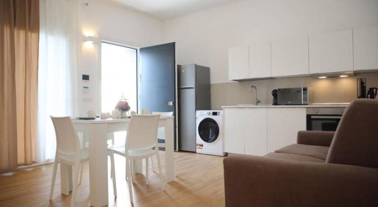 Holiday apartment with jacuzzi — photo 3