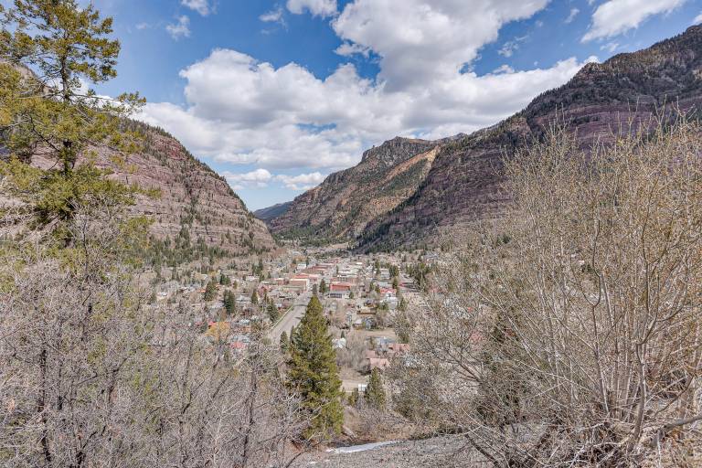 Walk to Hot Springs: Updated Retreat in Dtwn Ouray — photo 3