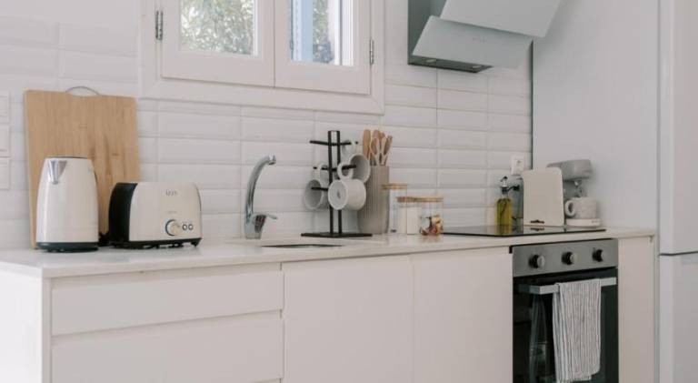 Vacation home with BBQ, yard & patio | Perfect for remote work | Dogs allowed — photo 4