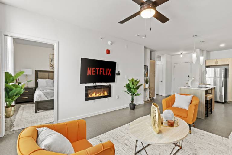 Apartment with pool — photo 3