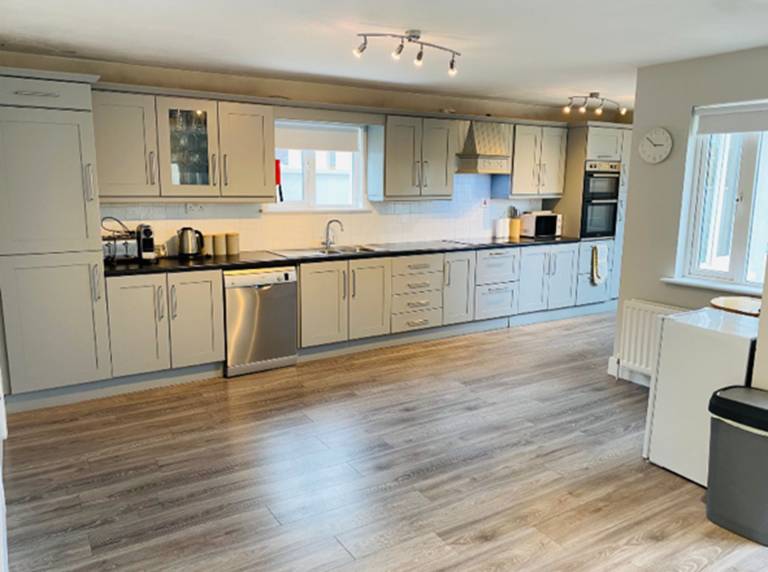 Family-friendly big house with BBQ & yard | Beach view | Close to the beach | Suitable for remote work | Pet-friendly — photo 4