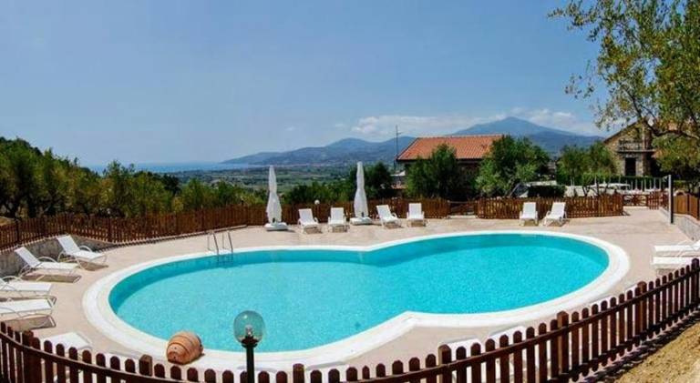 Charming farm with pool, terrace & barbeque | Dogs allowed in Ascea