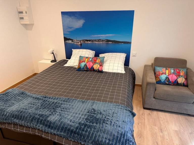 Wonderful holiday apartment with garden | Suitable for remote work | Pets allowed in Landerneau