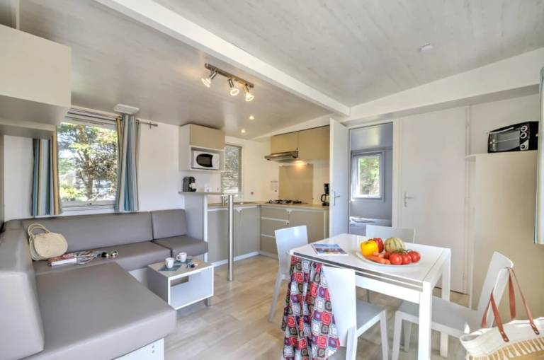 Child-friendly charming camping suite with heated pool, patio & barbeque | Pets are welcome — photo 4