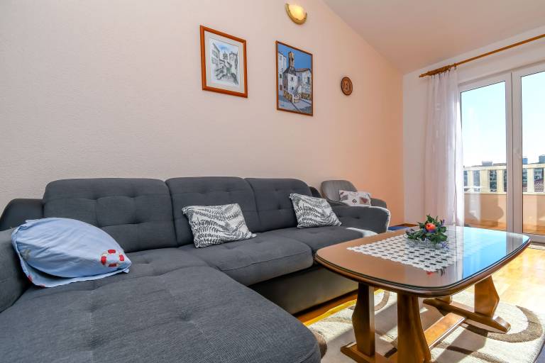 Beautiful rental apartment with yard, terrace & BBQ | Sea view | Beach nearby | Pets are welcome — photo 3