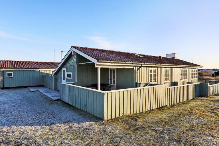 Fully equipped vacation home with sauna, terrace & grill | Next to the beach | Pets allowed — photo 3