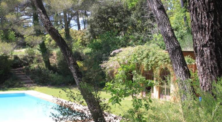 House with private pool, barbecue & yard — photo 3