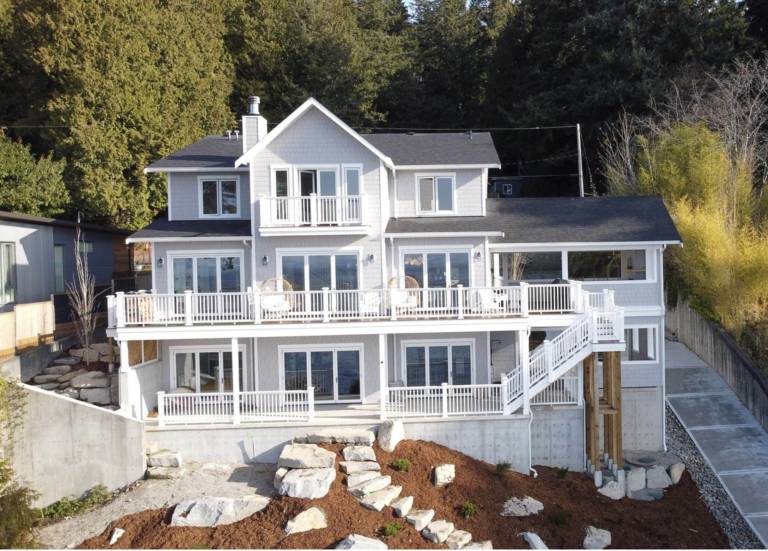 House  Gibsons