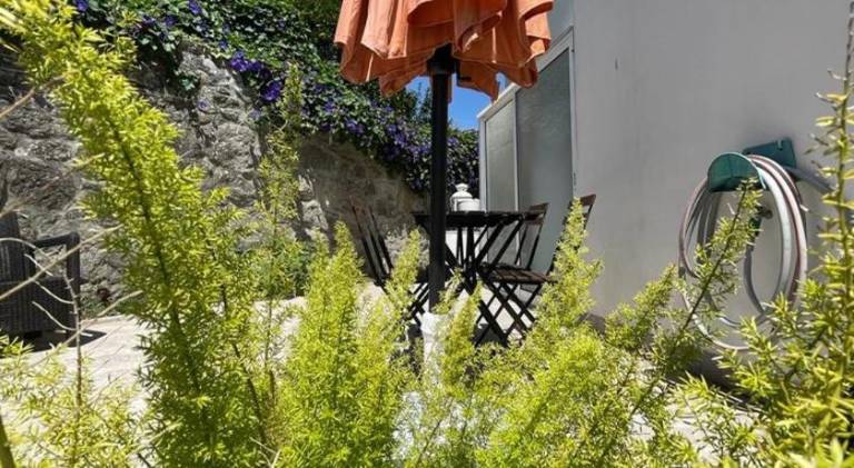 Apartment with hot tub & terrace — photo 3