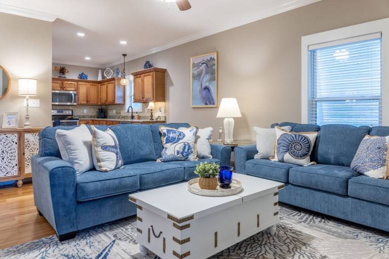 Fully equipped cottage with pool | Pet-friendly in Gulf Shores, AL