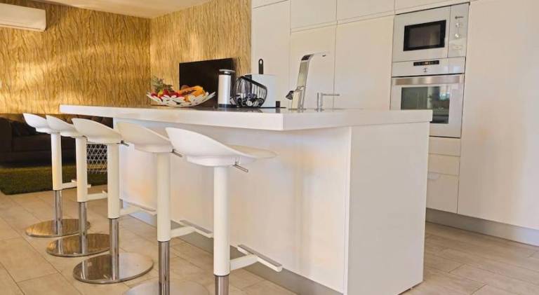 Fully equipped rental apartment with patio, private pool & yard | Pets are welcome — photo 5